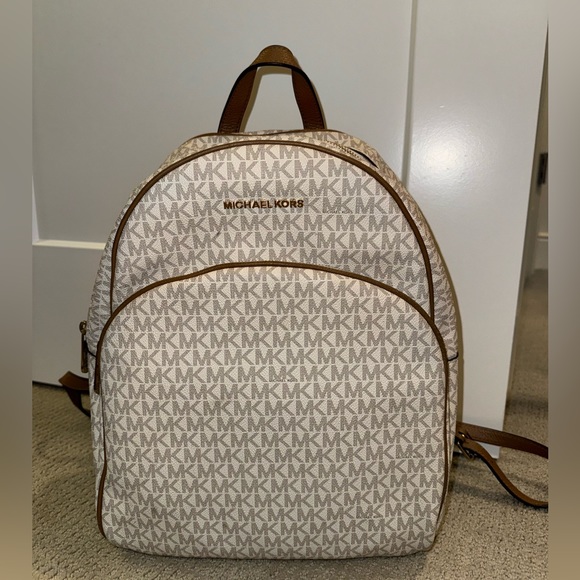 Perfect condition backpack - Picture 3 of 3